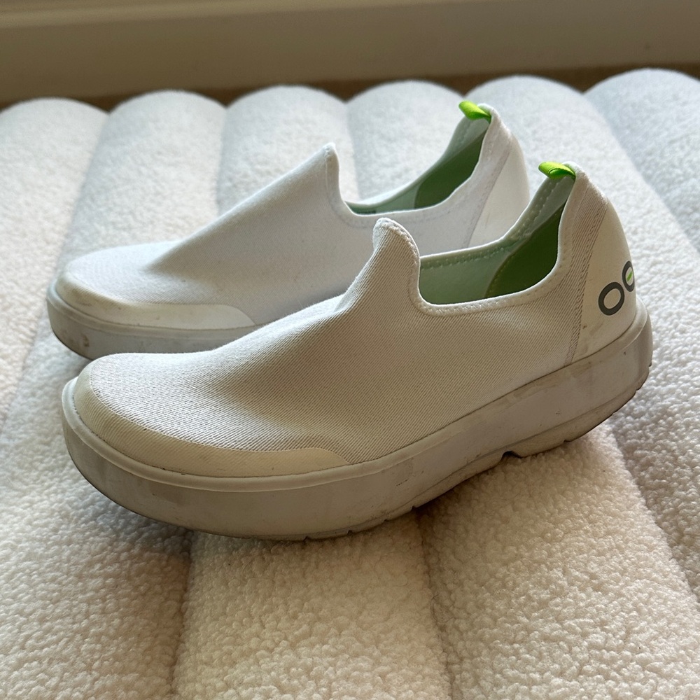 OOFOS White Slip-On Shoes with Lime Accents